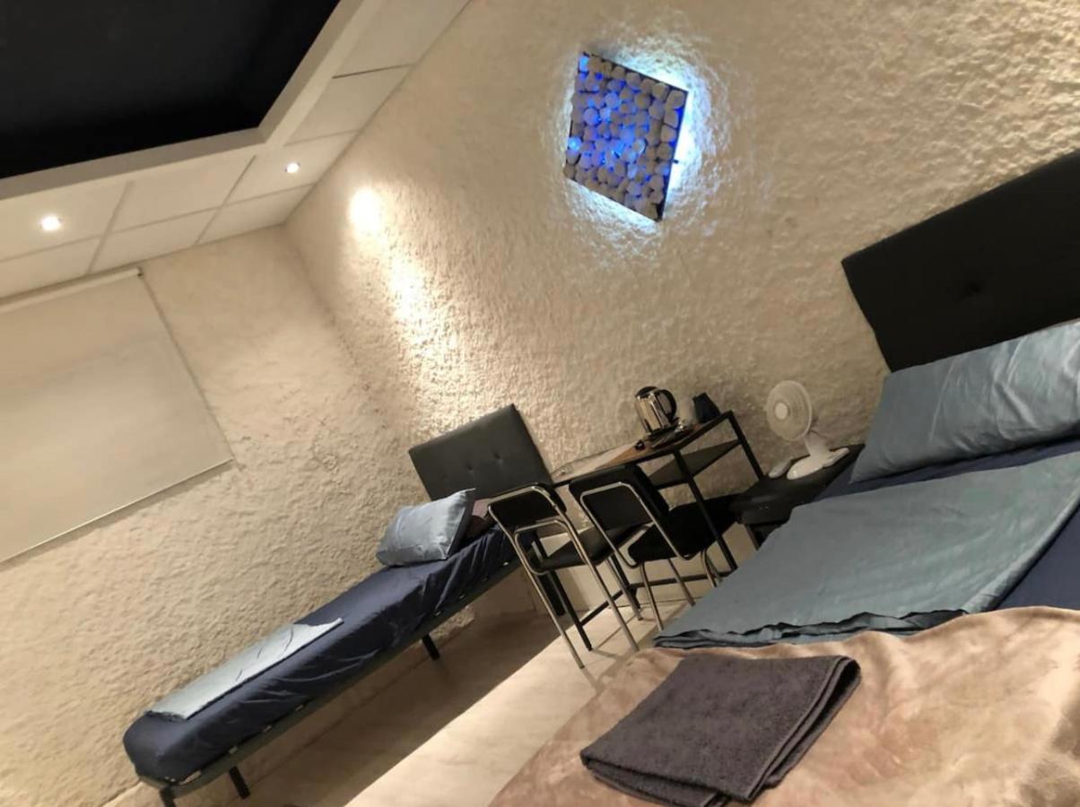 Parsa Homstay Madrid Ngoại thất bức ảnh